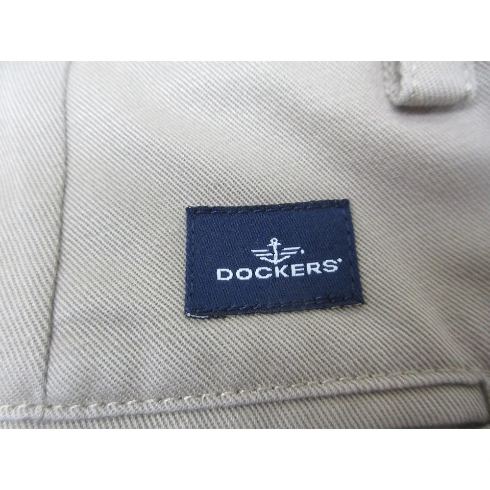 Dockers Pleated Khaki Chino Pants Mens 32x32 Beige Classic Fit Cotton Casual